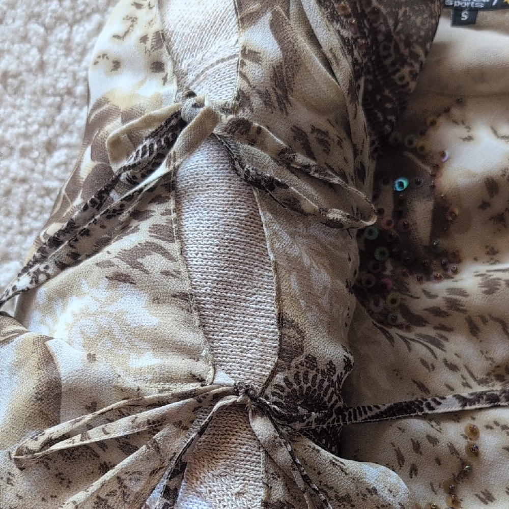 Women's Beaded Print Blouse - Picture 3 of 3